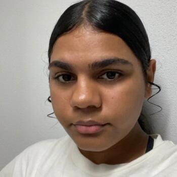 Babysitter in Darwin: Lila