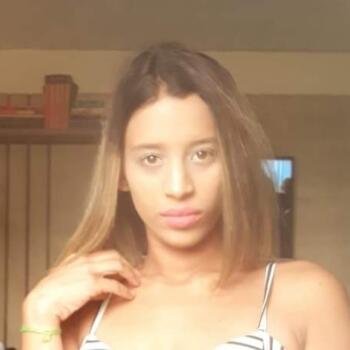 Babá em Joinville: Josyane