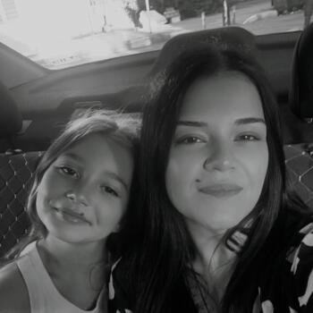 Childminder job in Izmir: babysitting job Zehra