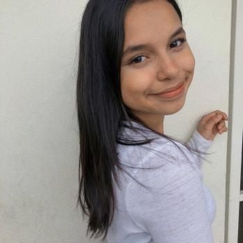 Babysitter in Naranjo: Ashley Umaña