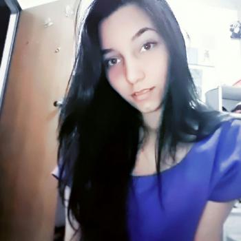 Babá em Uberlândia: Debora Cristine