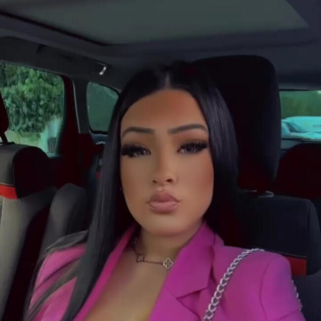 Babysitter in Montalieu: Alexia