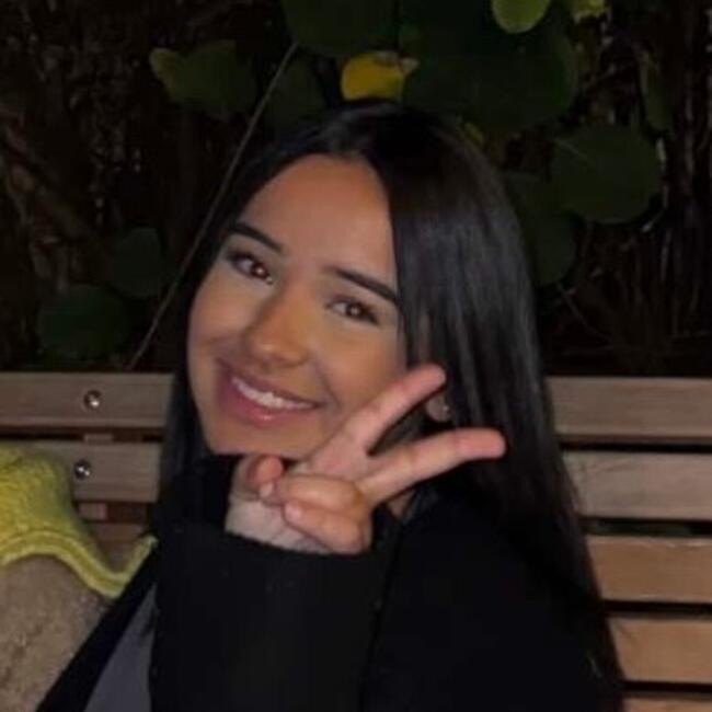 Babysitter in Lormont: Ibtissem