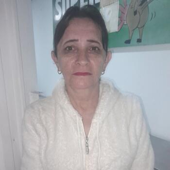 Babysitter in Villamaría: Angela