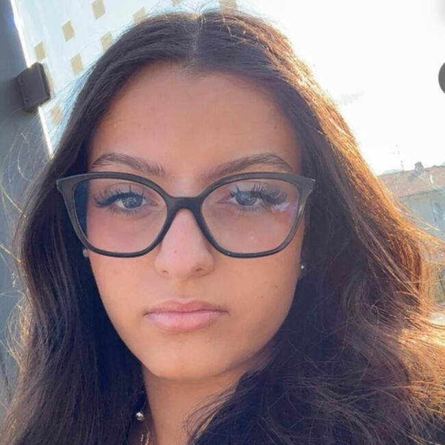 Babysitter in Chêne-Bougeries: Iman