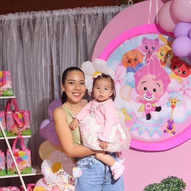 Babysitting job in Santa Cruz: Tatiana M