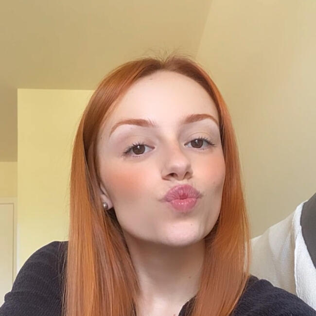 Babysitter in Palhoça: Stephanie