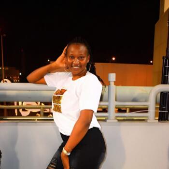 جليسة أطفال في الدوحة: Agnes