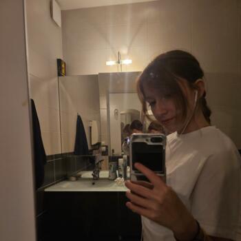 Babysitter in Millau: Kalie