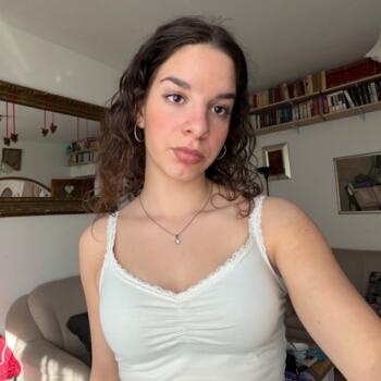 Babysitter Budapest: Rebeka