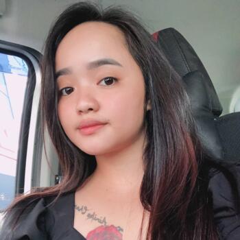 Pengasuh di Petaling Jaya: Niko