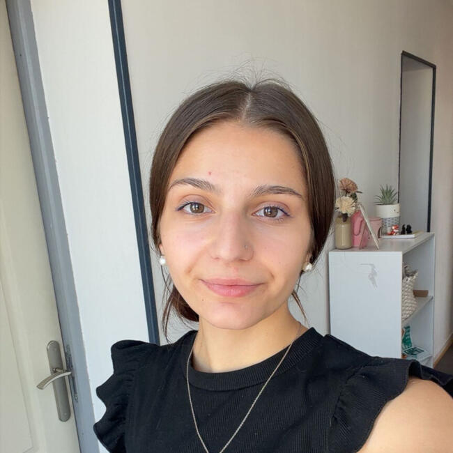 Babysitter in Imphy: Anais