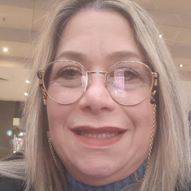 Babysitter in Paredes: Omara Vieira
