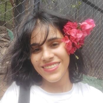 Babysitter Los Guayos: Selena