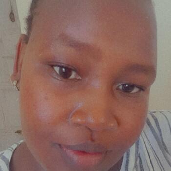 Babysitter Mombasa: Beatrice