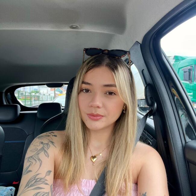 Babá em Blumenau: Isadora