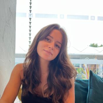 Babysitter in Nanterre: Charlene