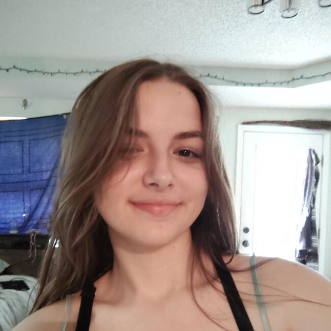 Babysitter in Jacksonville: Violet