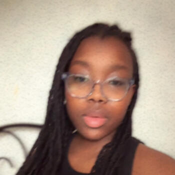 Babysitter in Sainte-Geneviève-des-Bois: Briciana