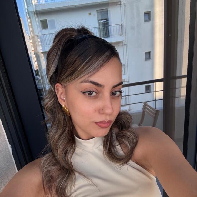 Babysitter in Limassol: Ελένη