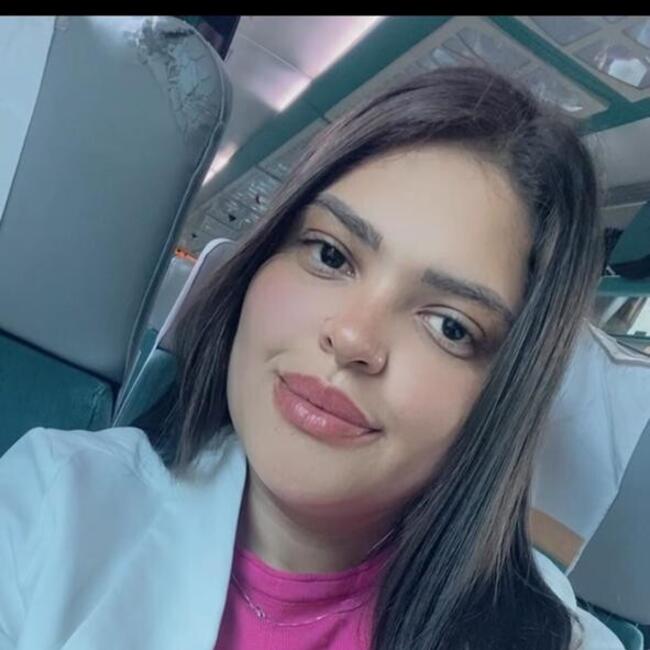 Babysitter in Contagem: Alice