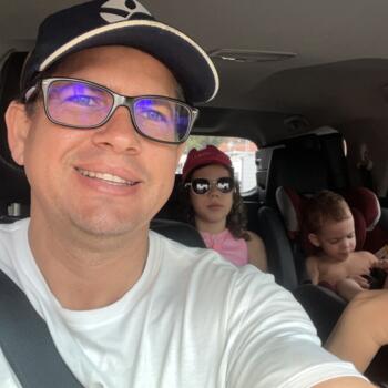 Emprego de babá em Aracaju: emprego de babá Danilo
