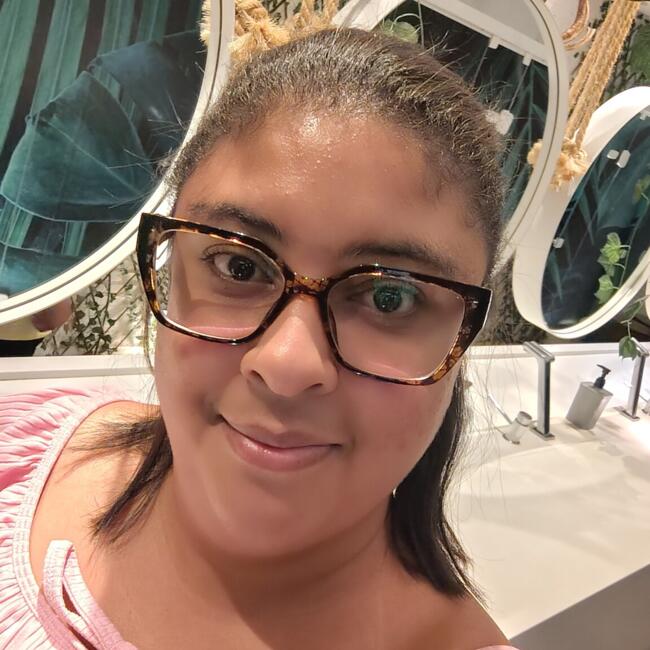 Babysitter in Betim: Larissa