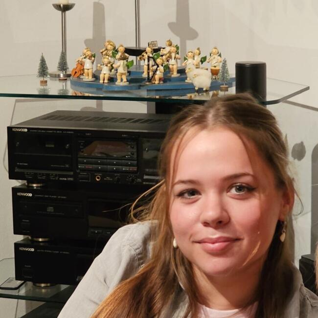 Babysitter in Poing: Linda