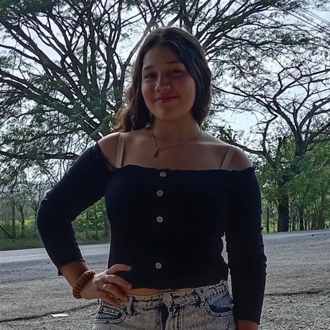 Babysitter in Panama City: Iris