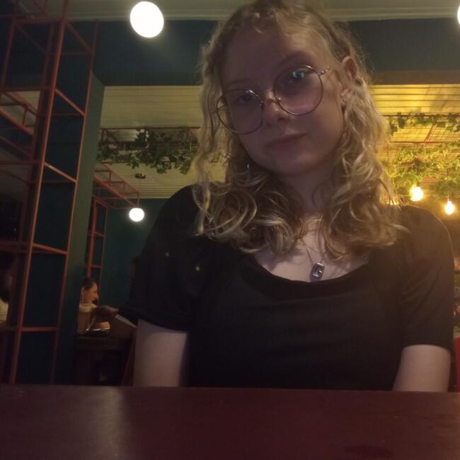 Babysitter in São Bento do Sul: Kendra