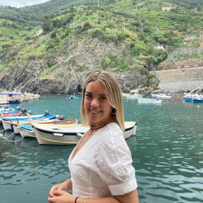 Babysitter in Seville: Julia