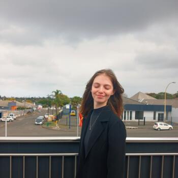 Babysitter in East London: Kayla