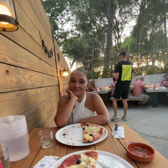 Babysitter in Vinassan: Célia