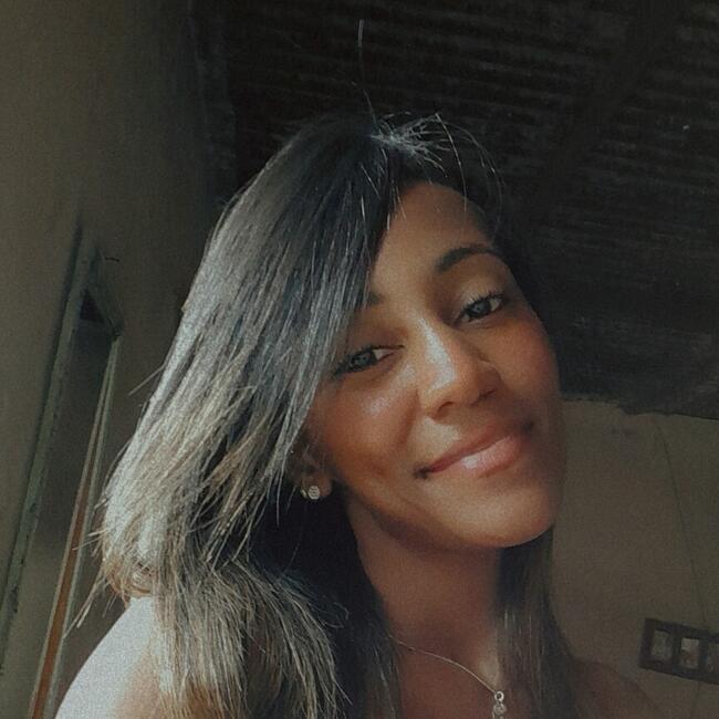 Babysitter in Queimados: Flávia