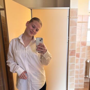 Babysitter in Pardubice: Julie