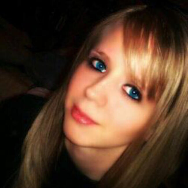 Babysitter in Joliet: Alisha