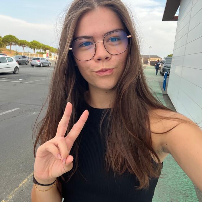 Babysitter in Poitiers: Lena
