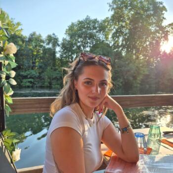 Babysitter in Colombiers: Auriane