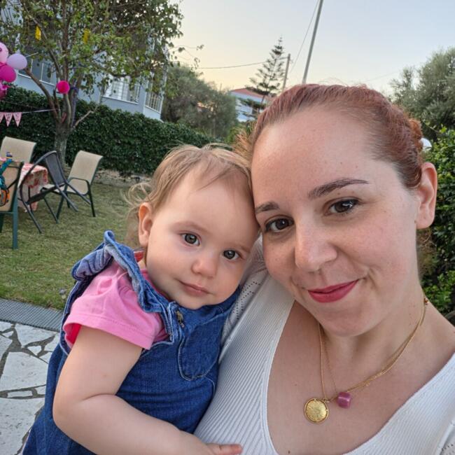 Babysitting job in Výronas: Ελενα