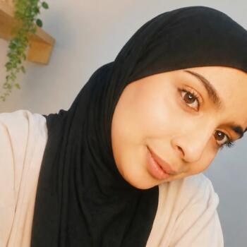 Babysitter Tangier: Nour