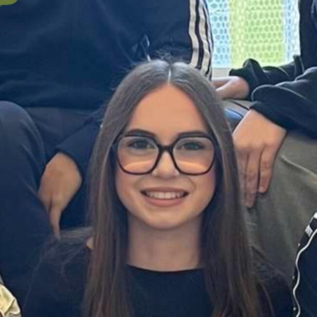 Babysitter in Vesoul: Elara