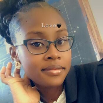 Babysitter in Haymarket: Shara-kaye