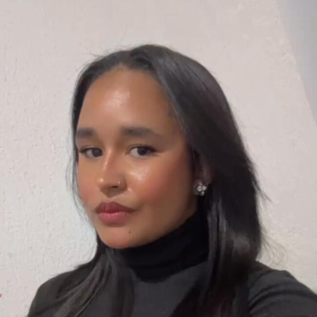 Babysitter in Betim: Lavínia Machado