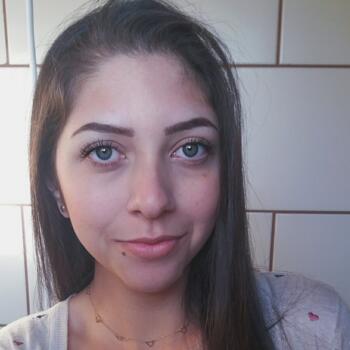 Babysitter Criciúma: Caroline