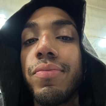 Babysitter in Elgin: Joshua