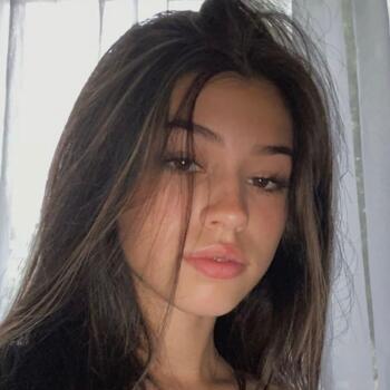 Babysitter in Châlons-en-Champagne: Sisi