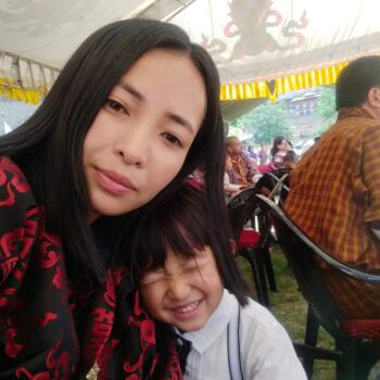 Babysitter Perth: Khandu