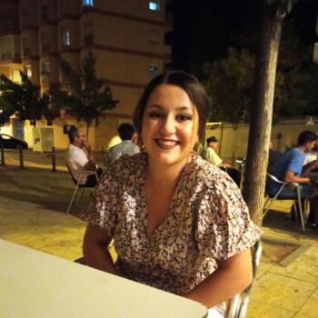 Babysitter em Huelva: Sara