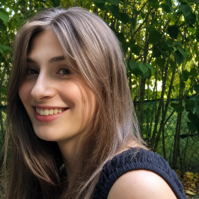 Babysitter in Saint-Nabord: Justine