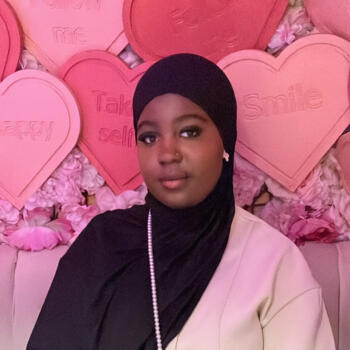 Baby-sitter Saint-Nazaire: Kheira